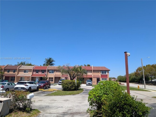 2758 NW 197th Terrace in Miami Gardens, FL - Building Photo - Building Photo