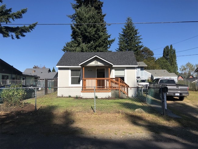 4128 W F St in Bremerton, WA - Building Photo - Building Photo