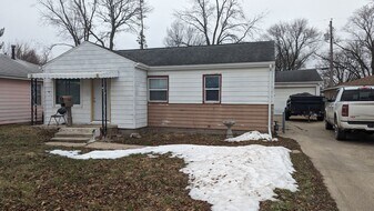 506 Lakeside St in Waterloo, IA - Building Photo