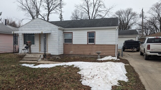 property at 506 Lakeside St