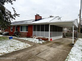 3302 Goldsmith Ln in Louisville, KY - Building Photo