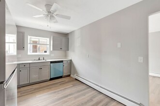2455 Montana Ave in Cincinnati, OH - Building Photo - Building Photo