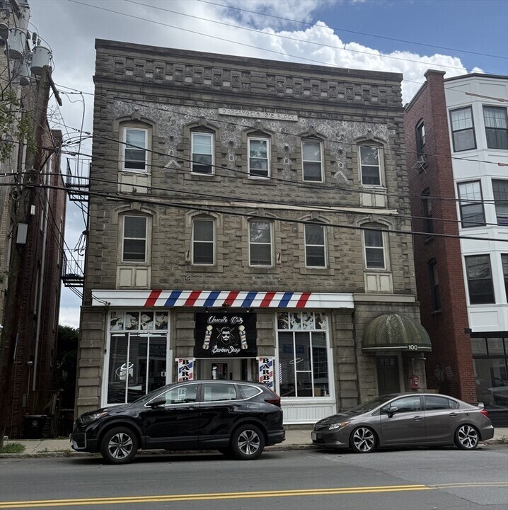 100 River St in Haverhill, MA - Building Photo