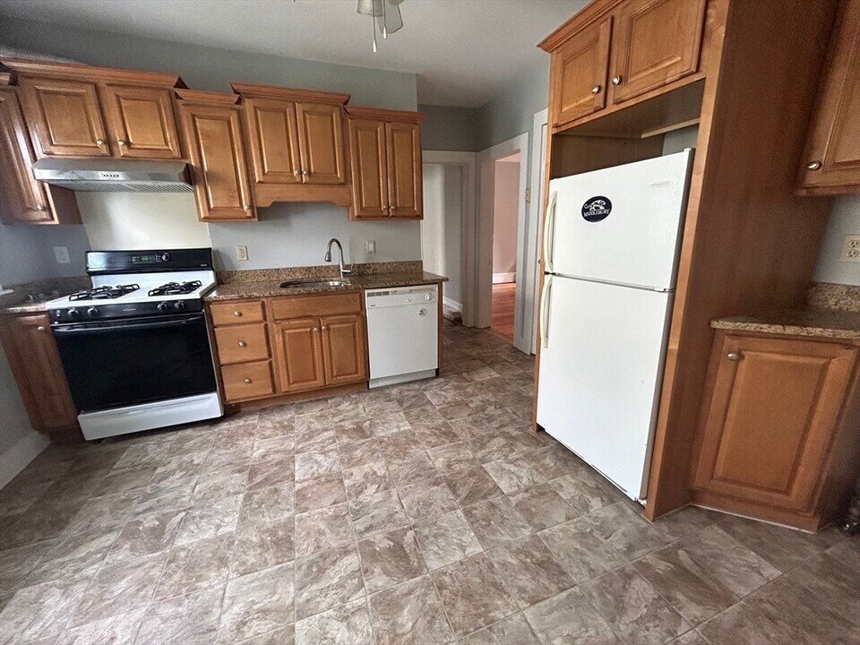 82 Conwell Ave in Somerville, MA - Building Photo