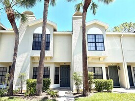 5100 Burchette Rd in Tampa, FL - Building Photo
