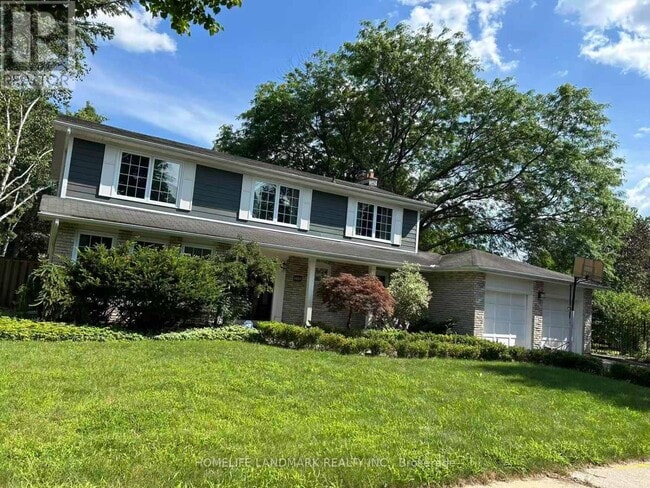 property at 1464 Oakhill Dr