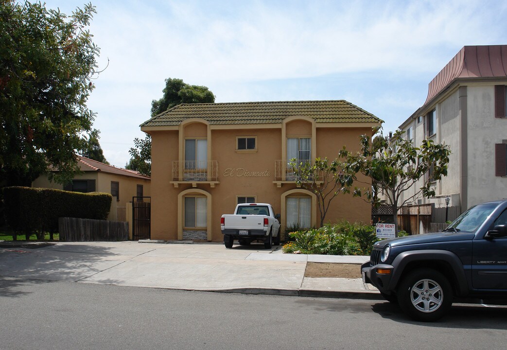 1663 Diamond St in San Diego, CA - Building Photo