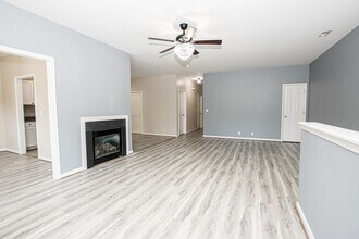 10329 Dorsey Village Dr in Blue Ridge Manor, KY - Building Photo - Building Photo