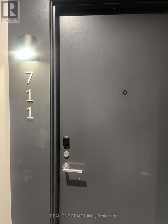 180 Front St E in Toronto, ON - Building Photo - Building Photo