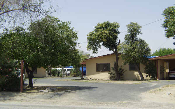 41040-41060 Acacia Ave in Hemet, CA - Foto de edificio - Building Photo