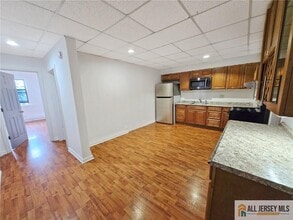 106 S Broadway in South Amboy, NJ - Building Photo - Building Photo