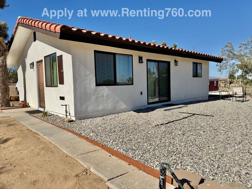56949 Campanula St in Yucca Valley, CA - Building Photo