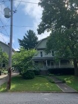 217 Crescent Ct, Unit C in Louisville, KY - Building Photo