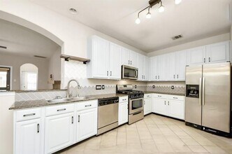 827 Sweet Pine Dr in Katy, TX - Foto de edificio - Building Photo