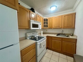 6780 SW 44th St in Miami, FL - Building Photo - Building Photo