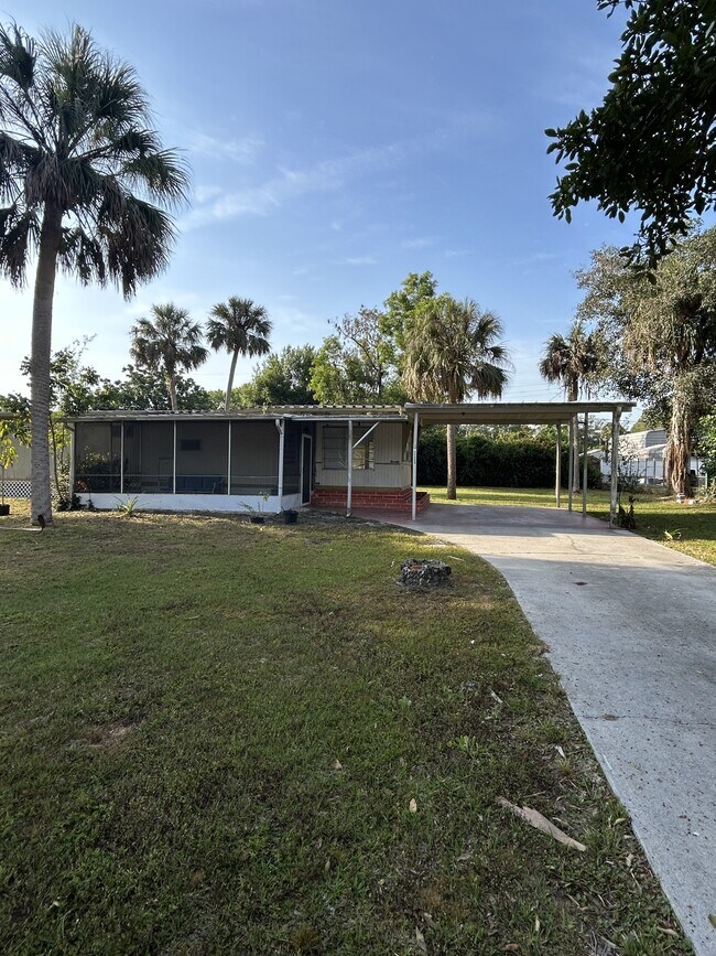 11349 Meadow Ln in Bonita Springs, FL - Building Photo - Building Photo