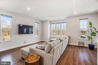 6732 Belcrest Rd in Hyattsville, MD - Building Photo - Building Photo