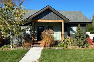 931 1st St W in Kalispell, MT - Building Photo