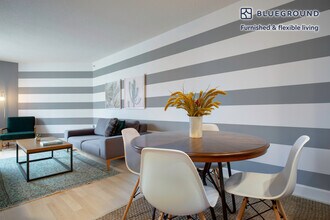 240 Lombard St in San Francisco, CA - Building Photo - Building Photo