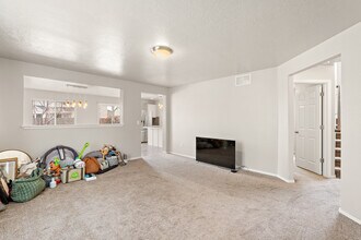 1101 W Apple Pine St in Meridian, ID - Building Photo - Building Photo