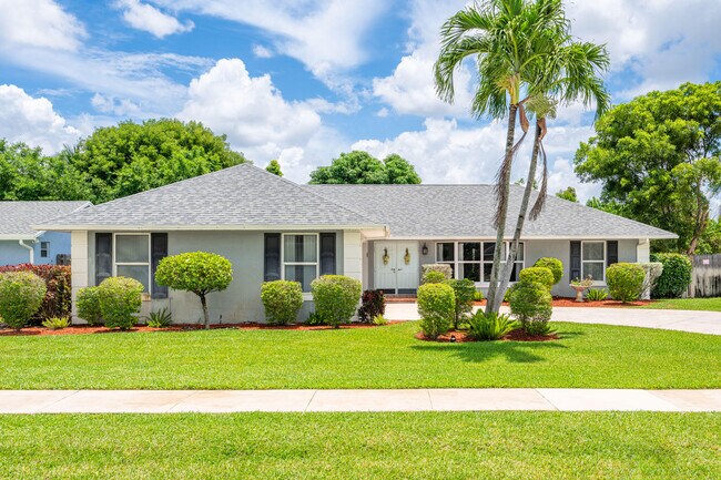 11729 Greenbriar Cir in Wellington, FL - Building Photo - Building Photo