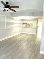 27 Fleming Ct in Weston, FL - Building Photo