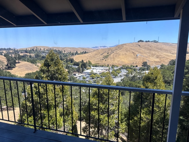 1971 Ascot Dr, Unit E in Moraga, CA - Building Photo - Building Photo