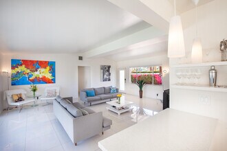 2007 E Andreas Rd in Palm Springs, CA - Building Photo - Building Photo