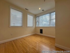 1801 Beacon St, Unit 8 in Brookline, MA - Building Photo - Building Photo