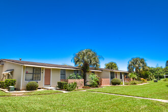 Bottlebrush Apartments in Palm Bay, FL - Building Photo - Building Photo