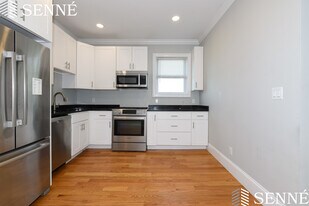 279 Concord Ave, Unit 3 in Cambridge, MA - Building Photo