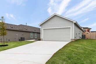 10507 Bending Dr in San Antonio, TX - Building Photo - Building Photo