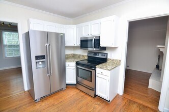 815 Neartop Dr in Nashville, TN - Foto de edificio - Building Photo