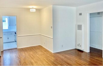 916 N Sweetzer Ave in West Hollywood, CA - Building Photo - Building Photo