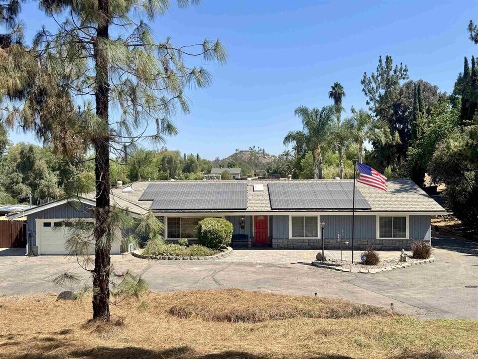 1658 Bartram Way in El Cajon, CA - Building Photo