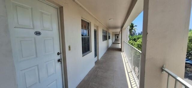 2661 S Course Dr in Pompano Beach, FL - Foto de edificio - Building Photo