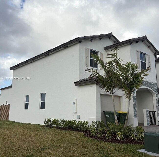 2409 SE 28th St in Homestead, FL - Building Photo - Building Photo