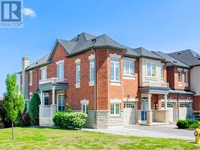171 Wolf Creek Crescent in Vaughan, ON - Building Photo - Building Photo