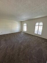 91 O St in Sanger, CA - Building Photo - Building Photo