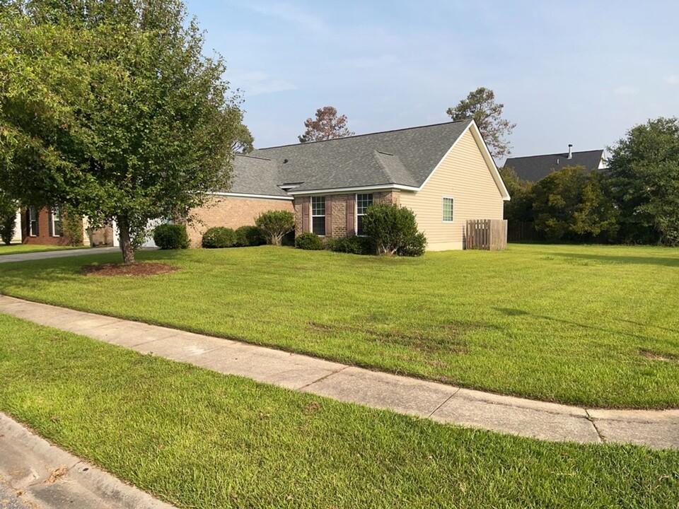 149 Lancaster Way in Richmond Hill, GA - Foto de edificio