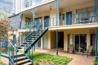 Inverness in Houston, TX - Foto de edificio - Building Photo