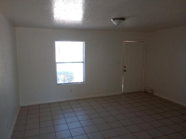 511 W 14th St in Eloy, AZ - Building Photo - Building Photo