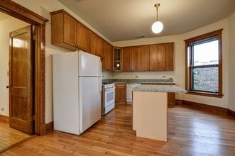 1742 W Addison St, Unit 3 in Chicago, IL - Building Photo - Building Photo