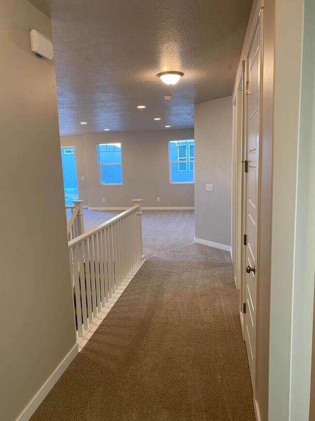 6620 N Salty Ln in Eagle Mountain, UT - Building Photo - Building Photo