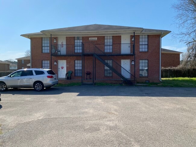 40 Sta Les Cv, Unit 4