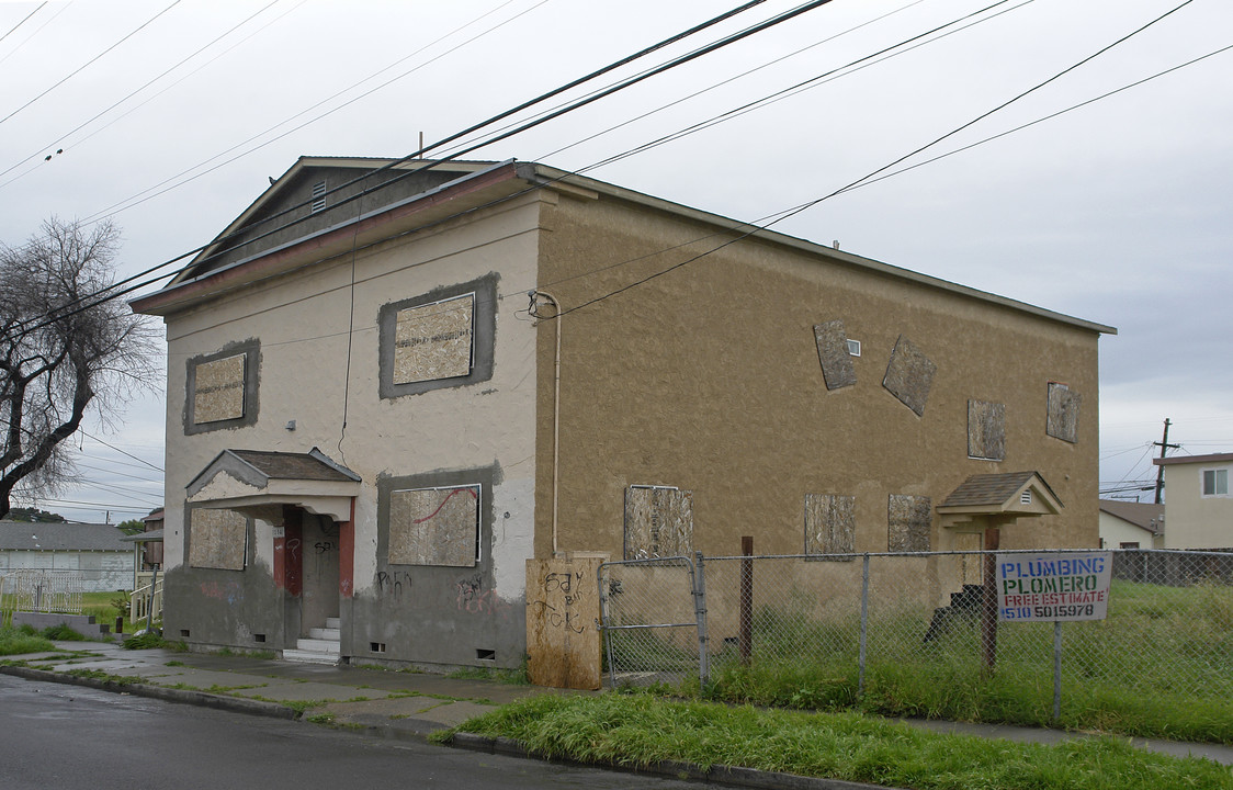 854 7th St in Richmond, CA - Building Photo