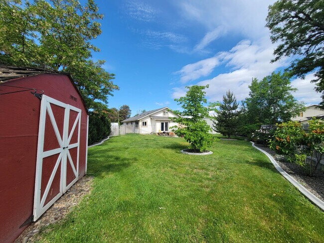 property at 315 S Union St