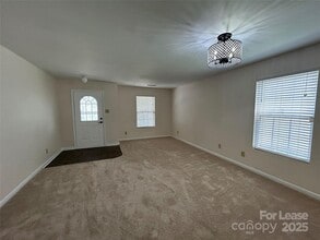 4718 Reinbeck Dr in Charlotte, NC - Building Photo - Building Photo