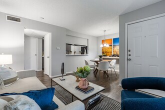 Avila in Waco, TX - Foto de edificio - Interior Photo