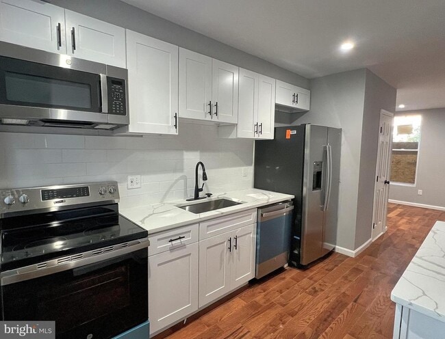property at 220 N Montford Ave